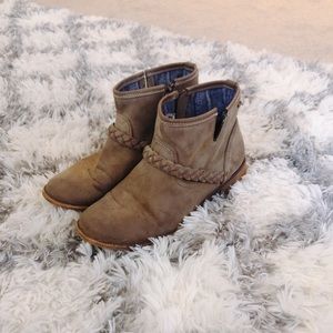 Roxy Tan Ankle Booties